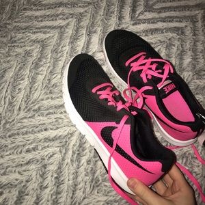 Womens nikes